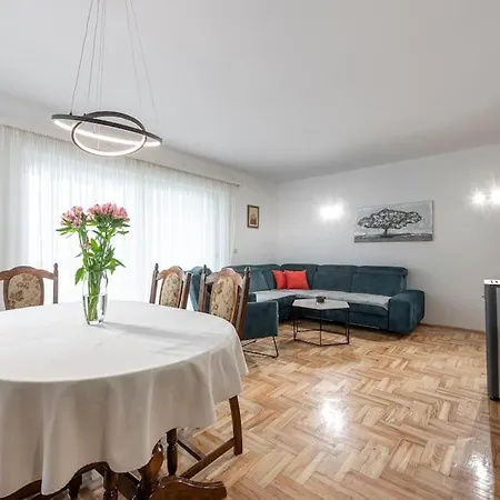 Sea Breeze Apartament